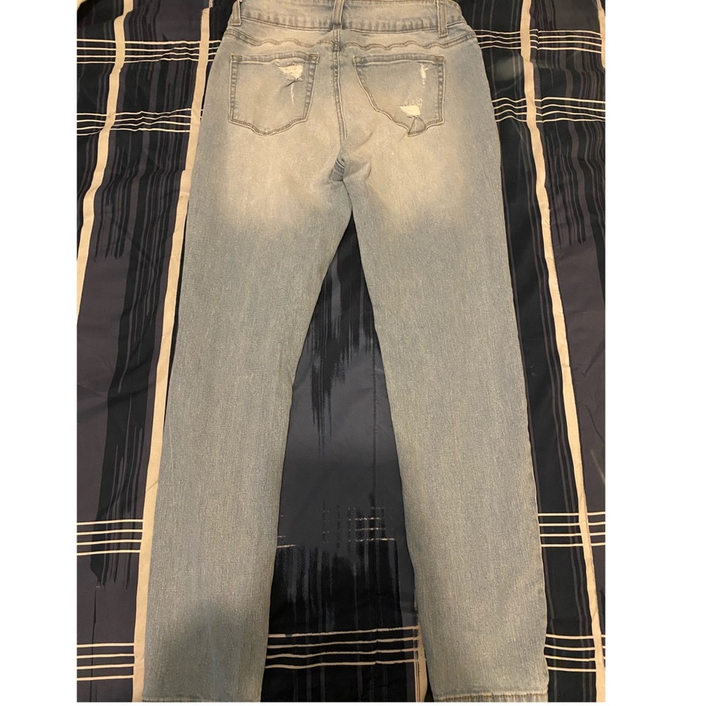 Jean - Picture 2 of 3